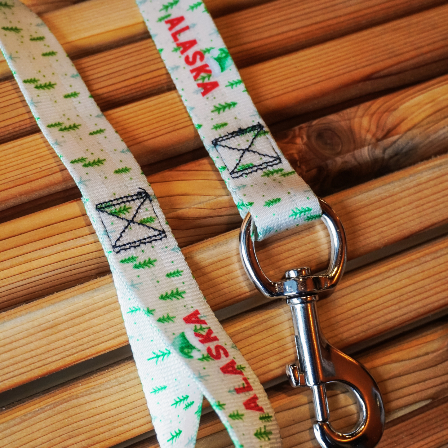 Snowy Pines - Bucket Hook Hanger